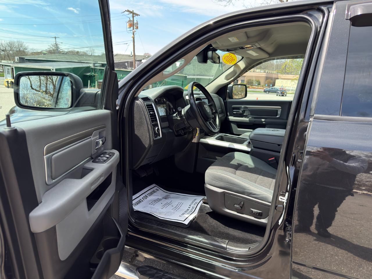 RAM 1500 Big Horn Crew Cab 4WD 2016