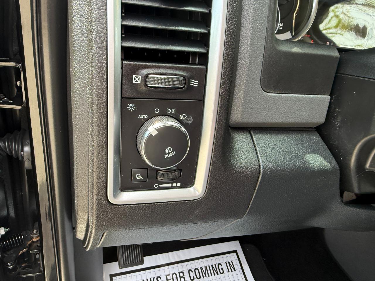 RAM 1500 Big Horn Crew Cab 4WD 2016