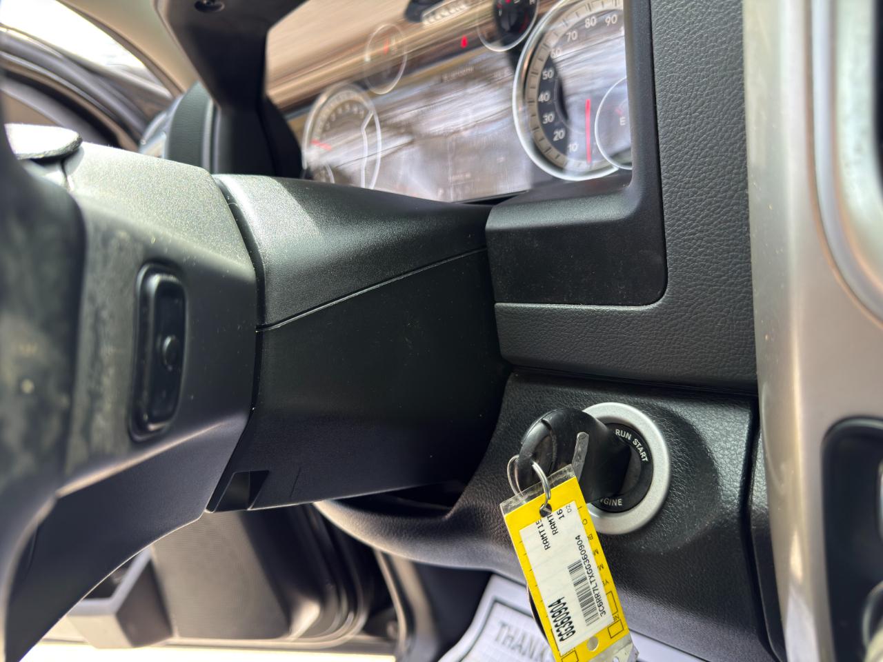 RAM 1500 Big Horn Crew Cab 4WD 2016