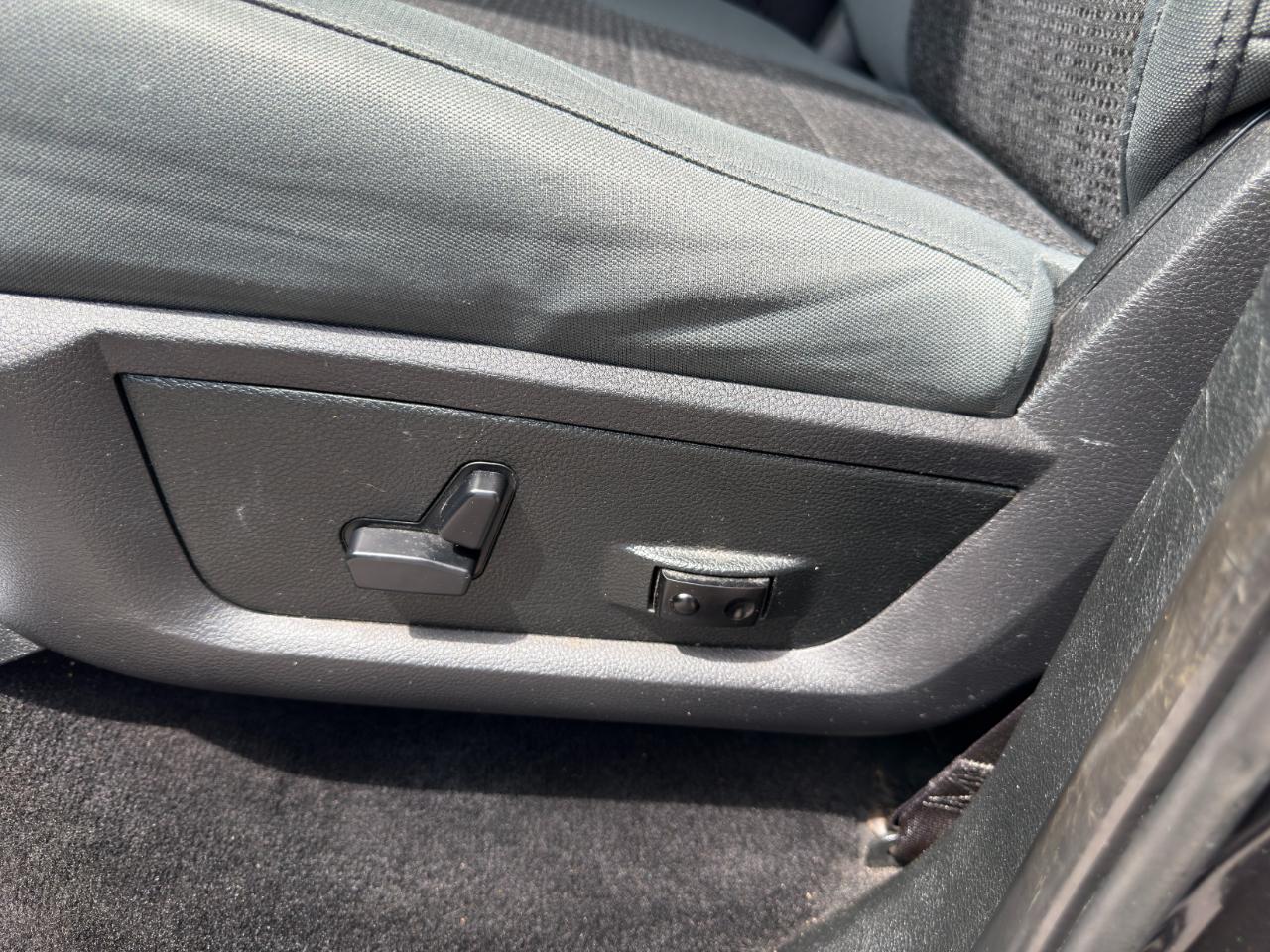 RAM 1500 Big Horn Crew Cab 4WD 2016