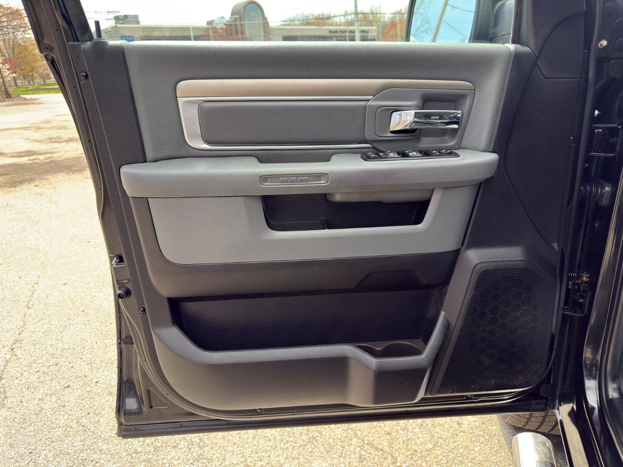 RAM 1500 Big Horn Crew Cab 4WD 2016