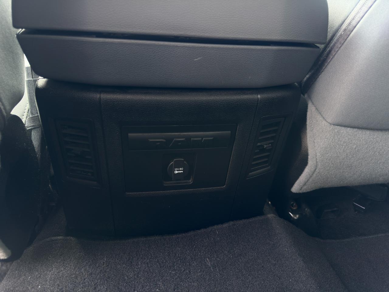 RAM 1500 Big Horn Crew Cab 4WD 2016