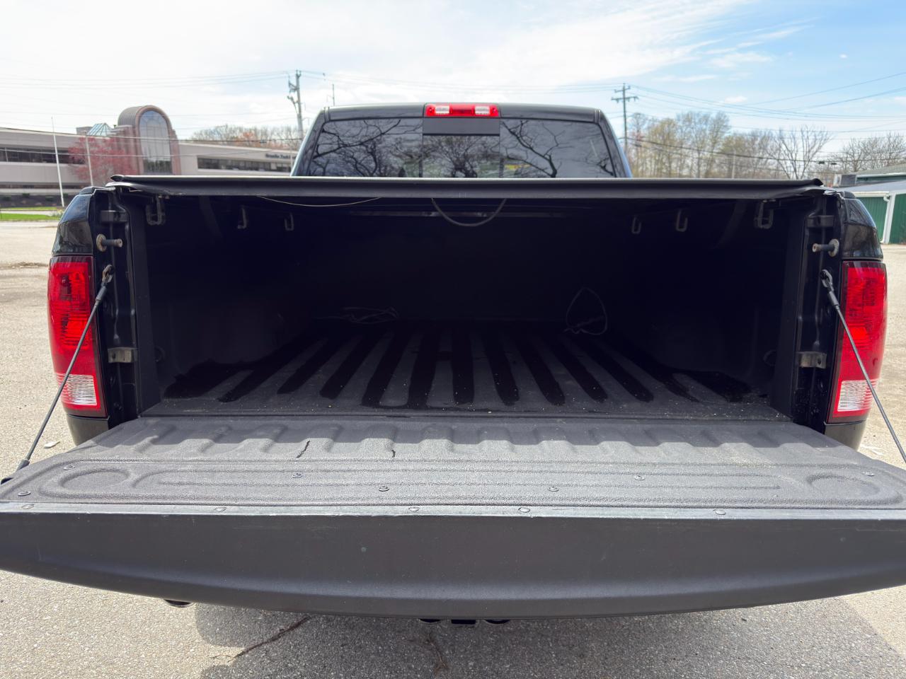 RAM 1500 Big Horn Crew Cab 4WD 2016