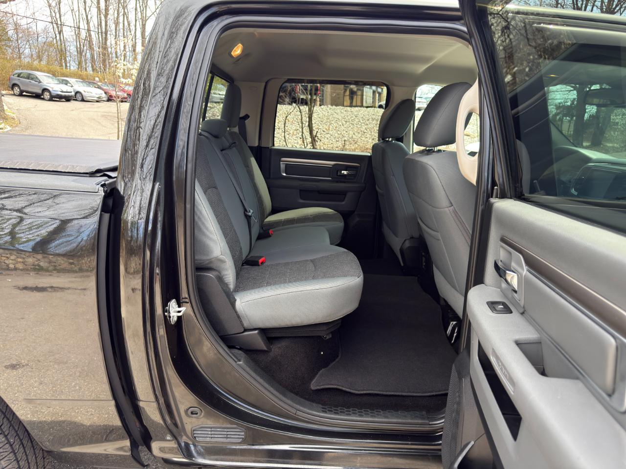 RAM 1500 Big Horn Crew Cab 4WD 2016