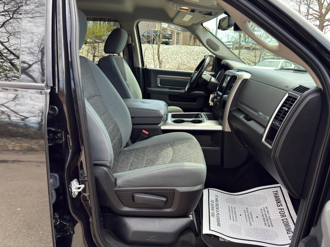 RAM 1500 Big Horn Crew Cab 4WD 2016