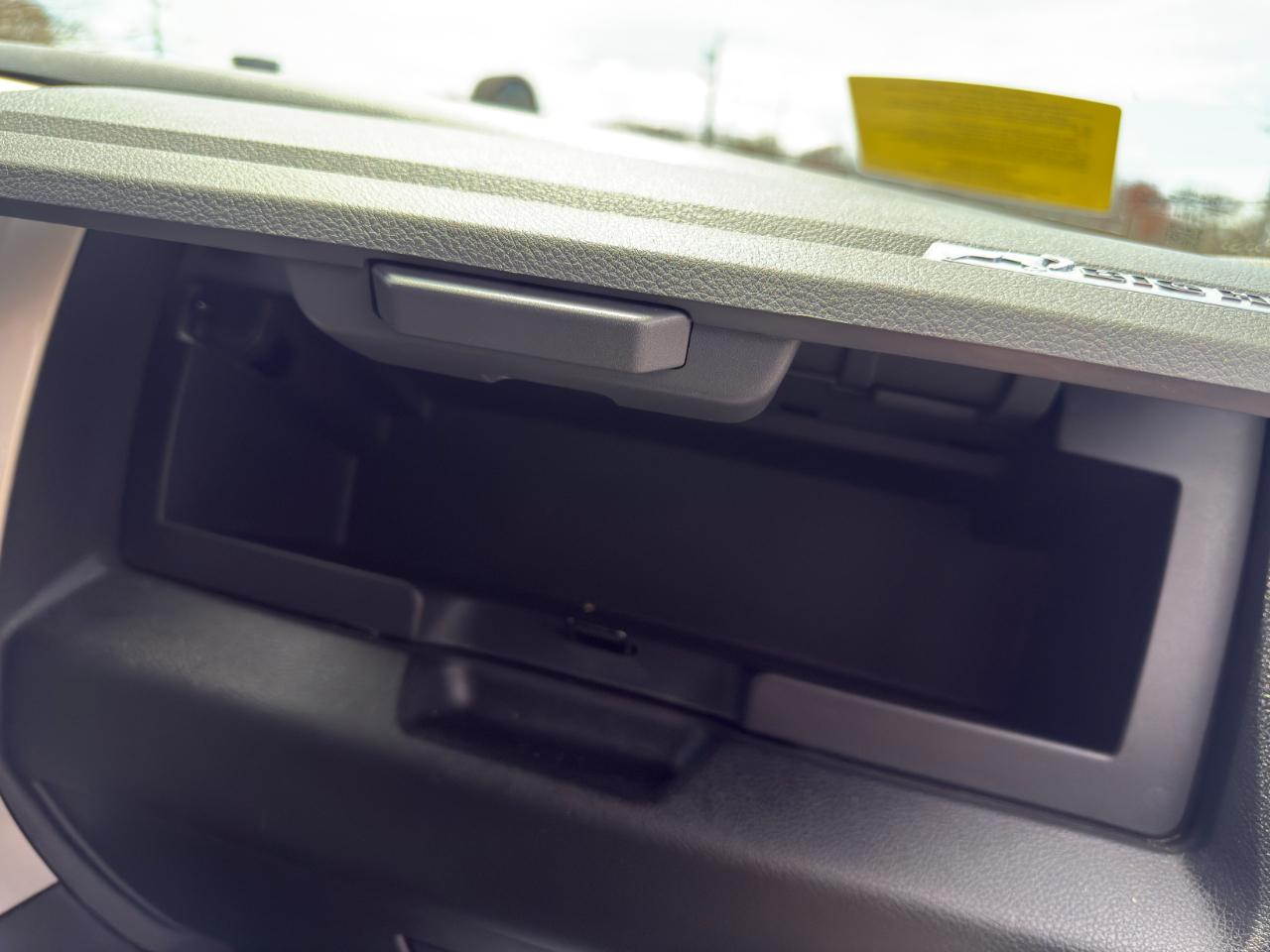 RAM 1500 Big Horn Crew Cab 4WD 2016