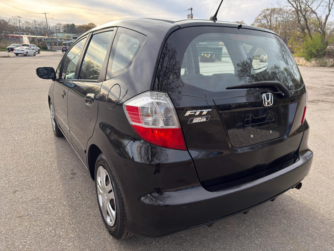 Honda Fit 5-Speed AT 2011