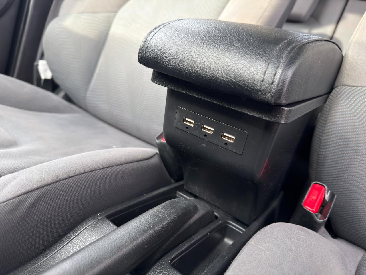 Honda Fit 5-Speed AT 2011