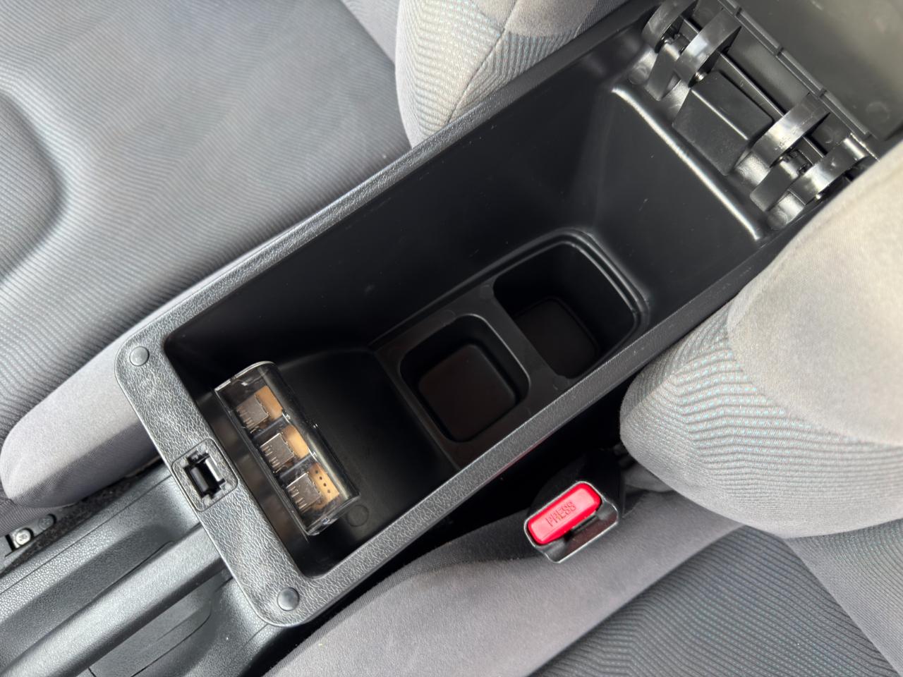 Honda Fit 5-Speed AT 2011