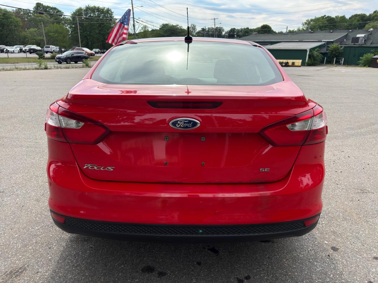 Ford Focus SE Sedan 2012