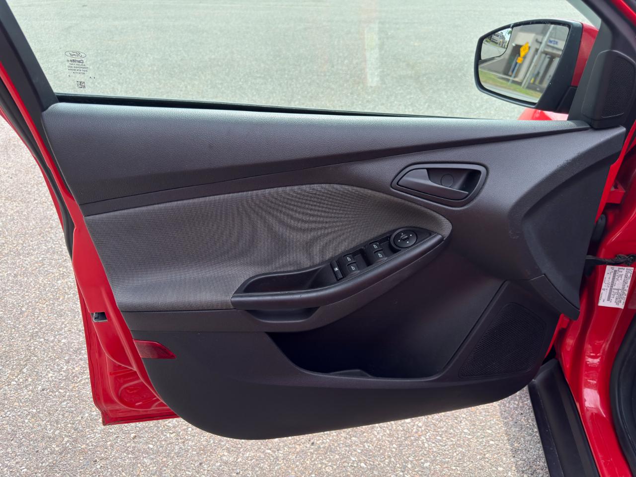 Ford Focus SE Sedan 2012