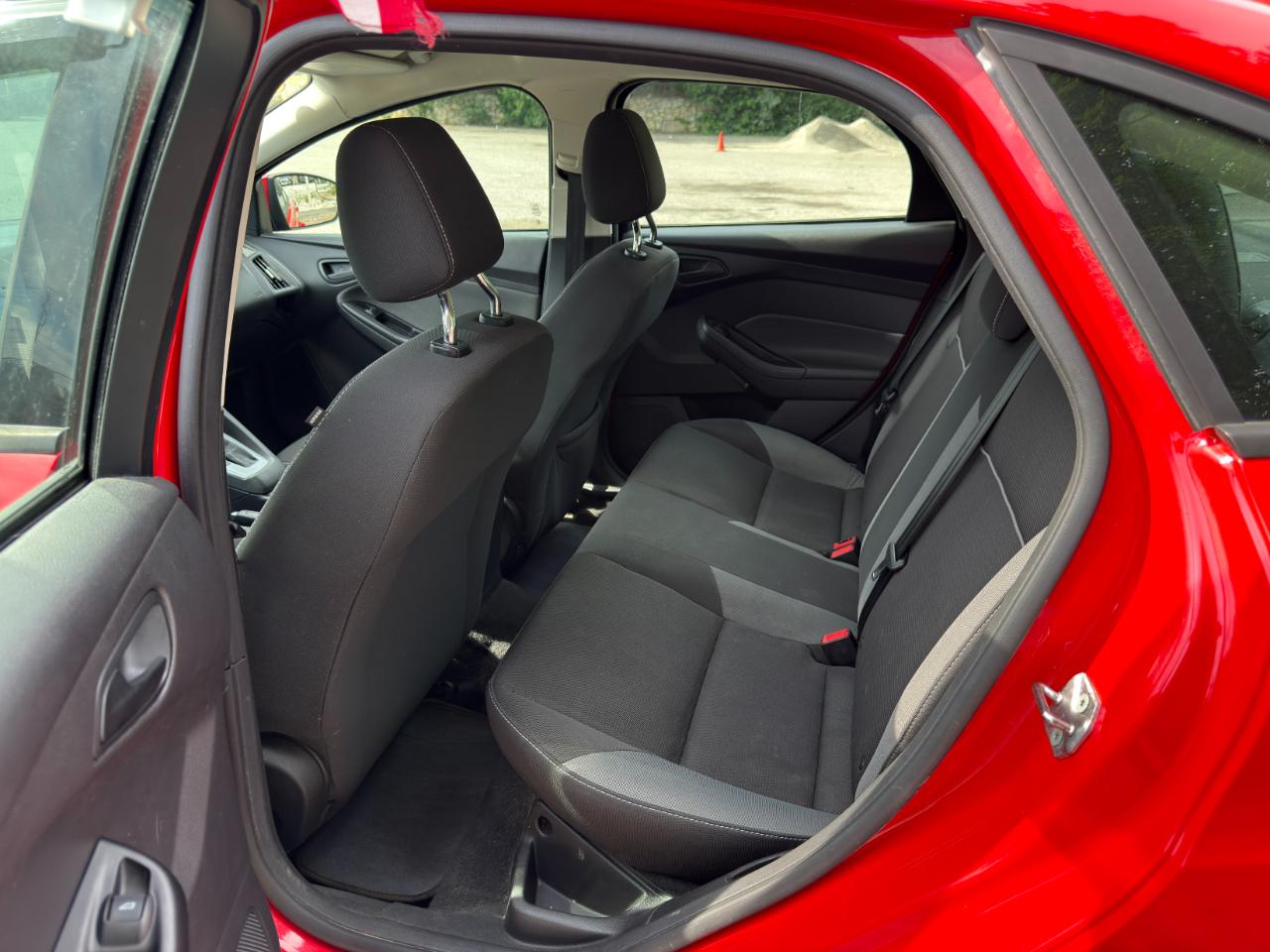 Ford Focus SE Sedan 2012