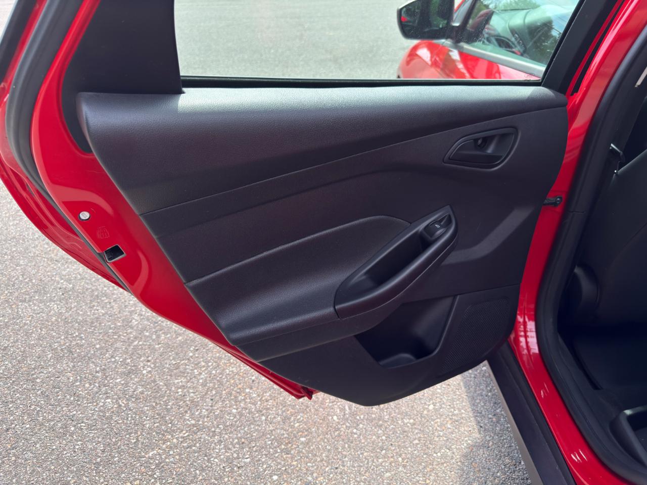 Ford Focus SE Sedan 2012