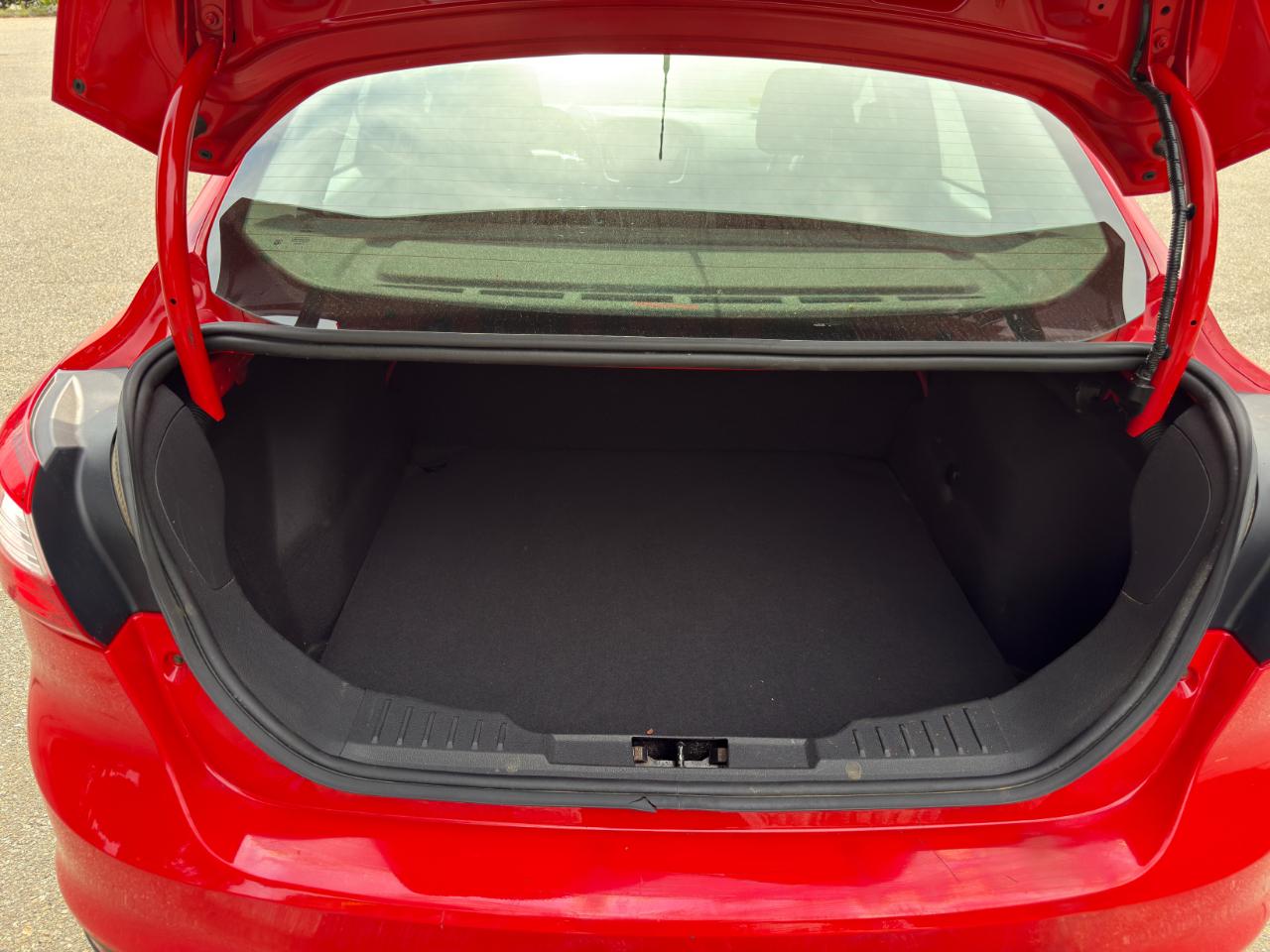 Ford Focus SE Sedan 2012