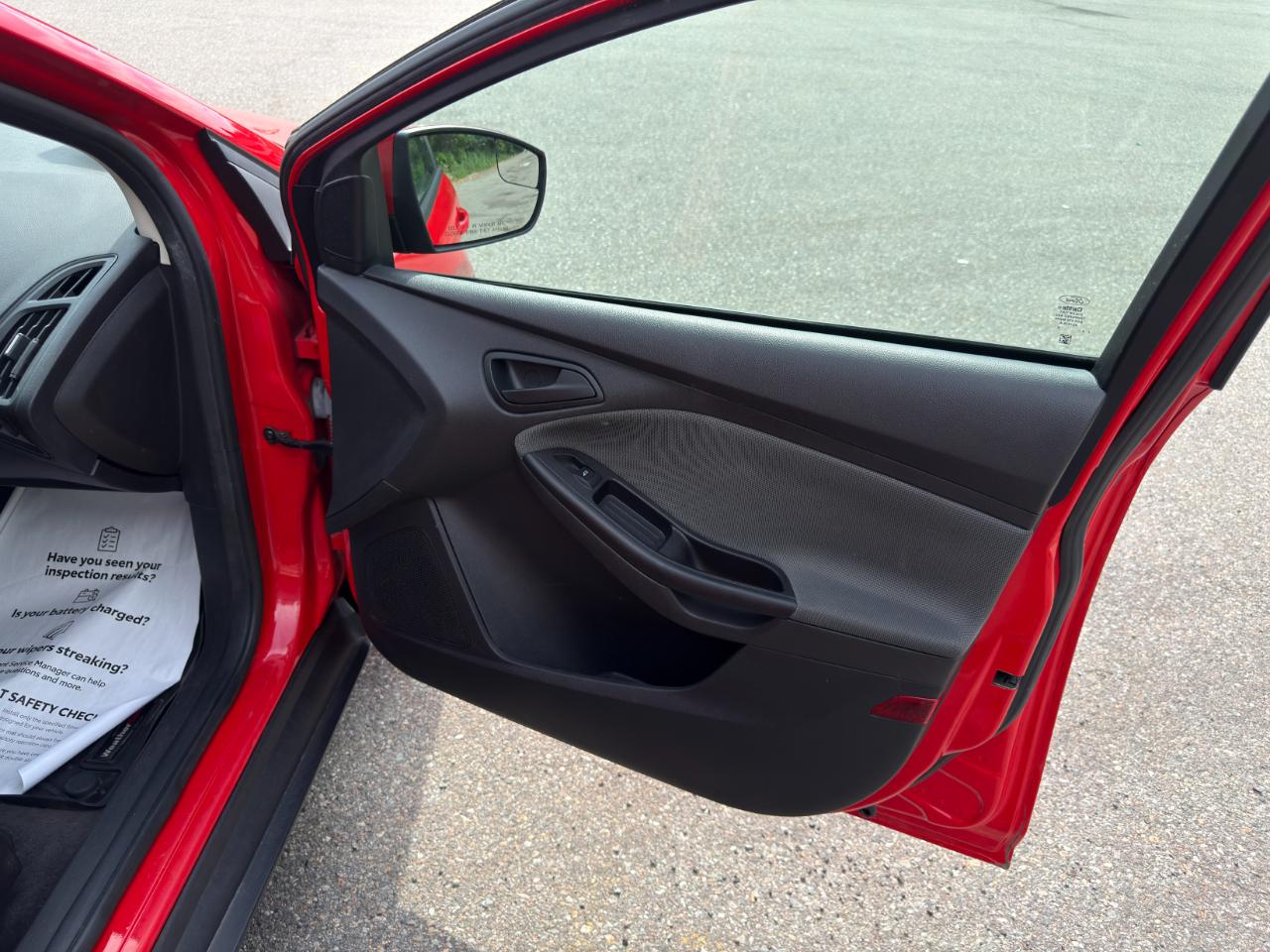 Ford Focus SE Sedan 2012