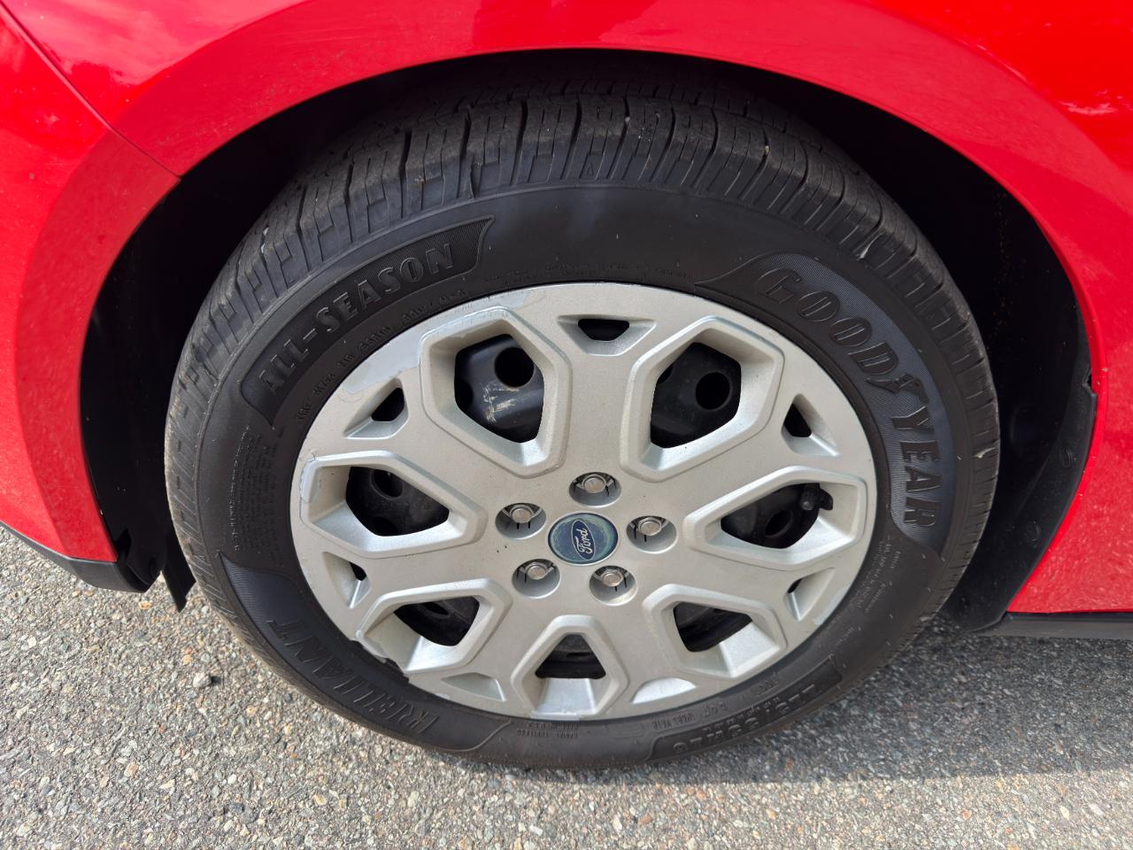 Ford Focus SE Sedan 2012