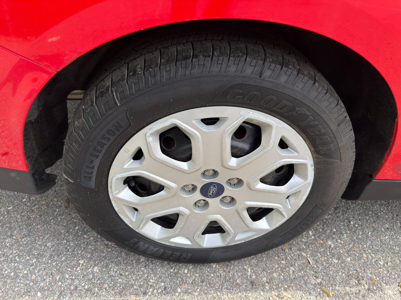 Ford Focus SE Sedan 2012