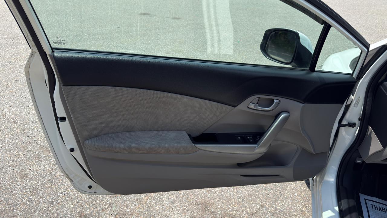 Honda Civic LX Coupe 5-Speed AT 2013