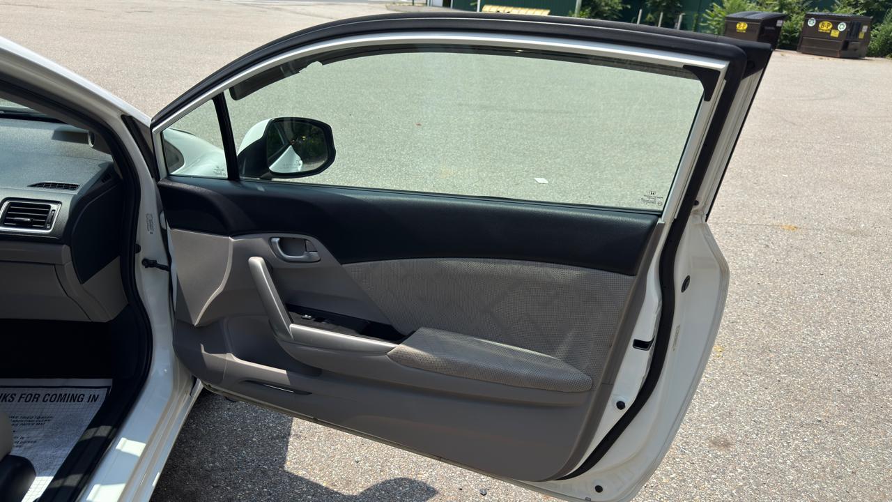 Honda Civic LX Coupe 5-Speed AT 2013