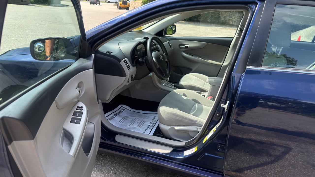 Toyota Corolla LE 2013