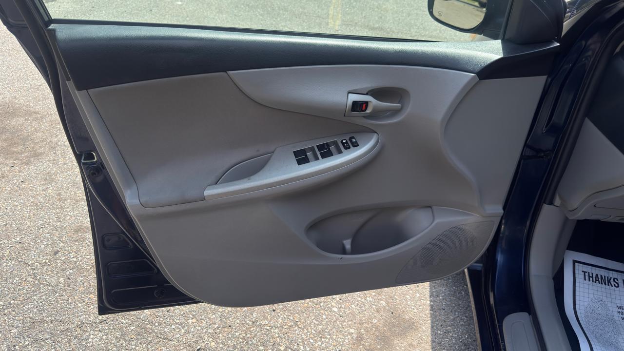 Toyota Corolla LE 2013