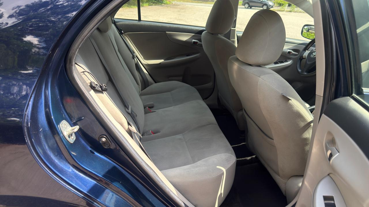 Toyota Corolla LE 2013