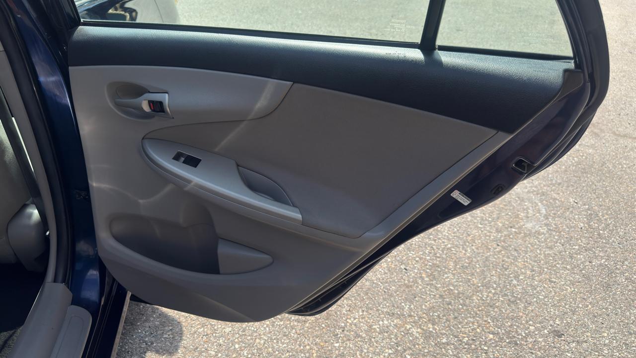 Toyota Corolla LE 2013