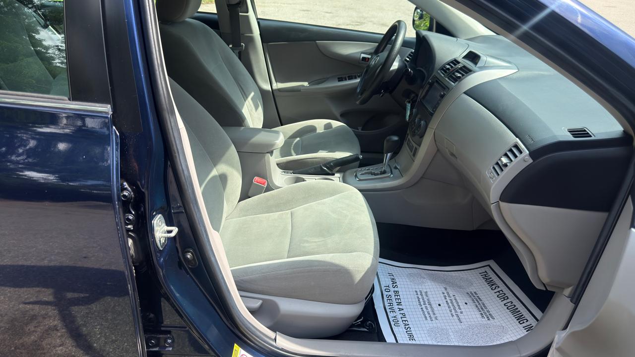 Toyota Corolla LE 2013