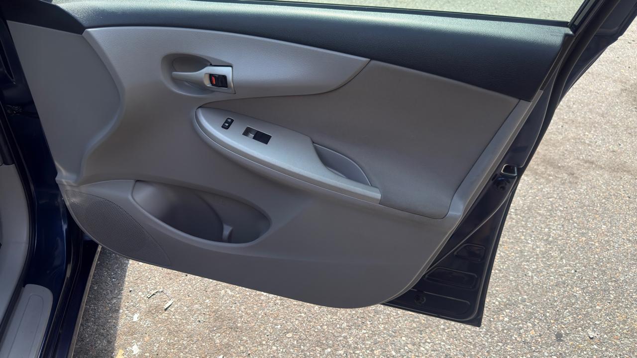 Toyota Corolla LE 2013