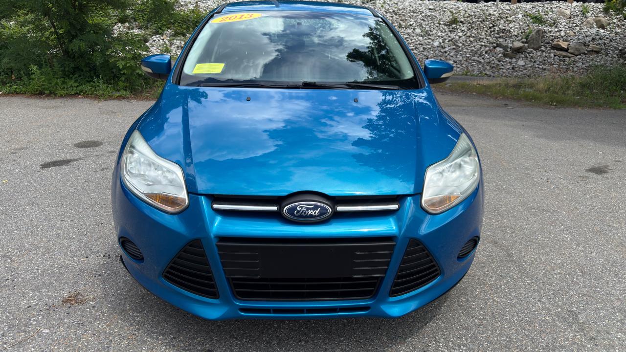 Ford Focus SE Sedan 2013