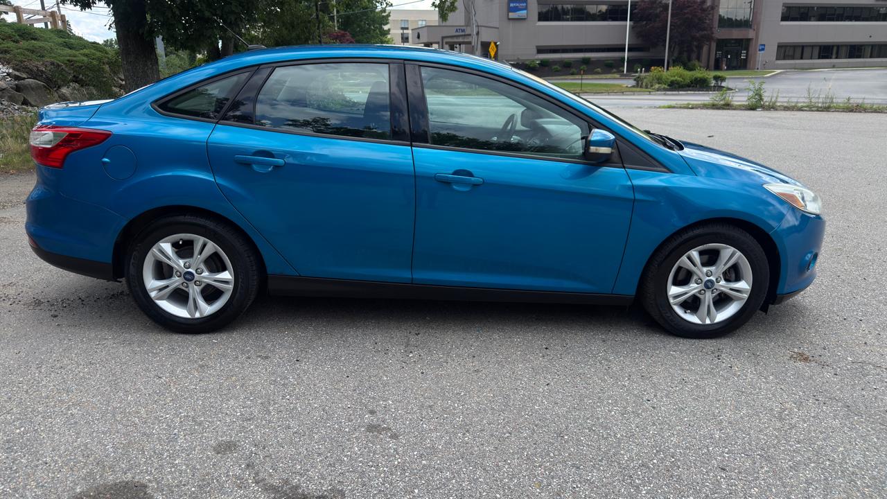 Ford Focus SE Sedan 2013