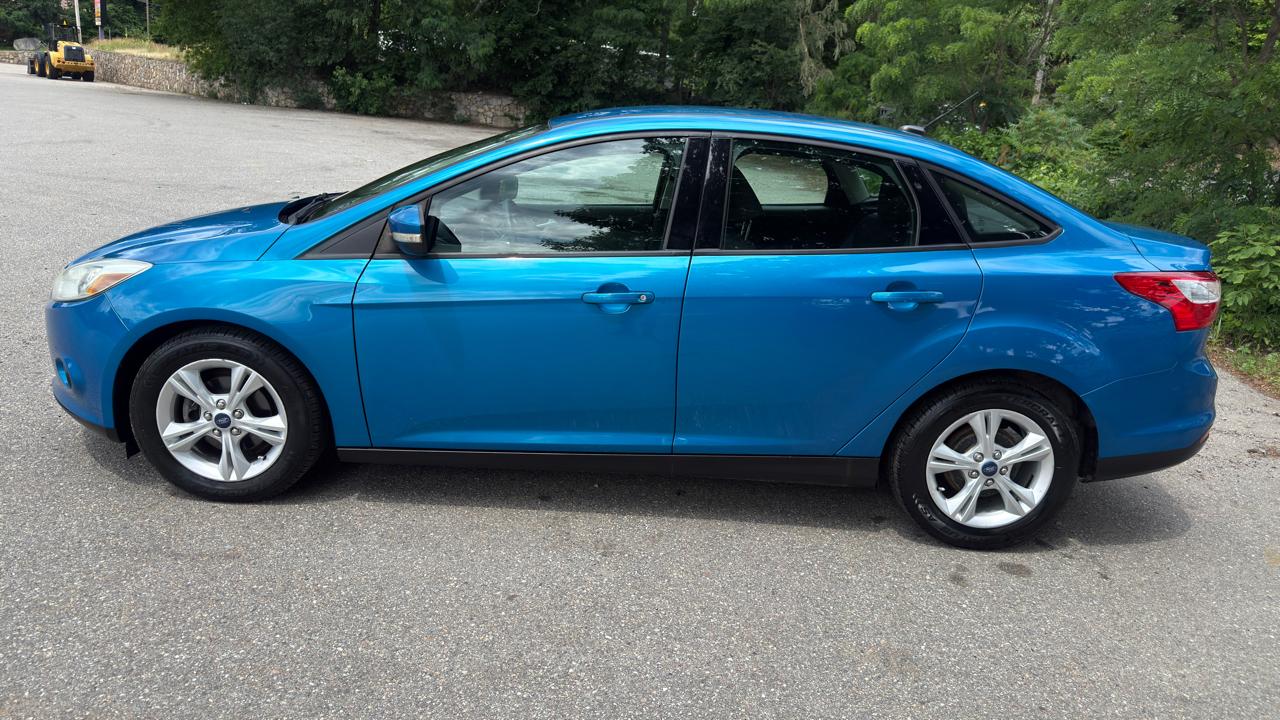 Ford Focus SE Sedan 2013