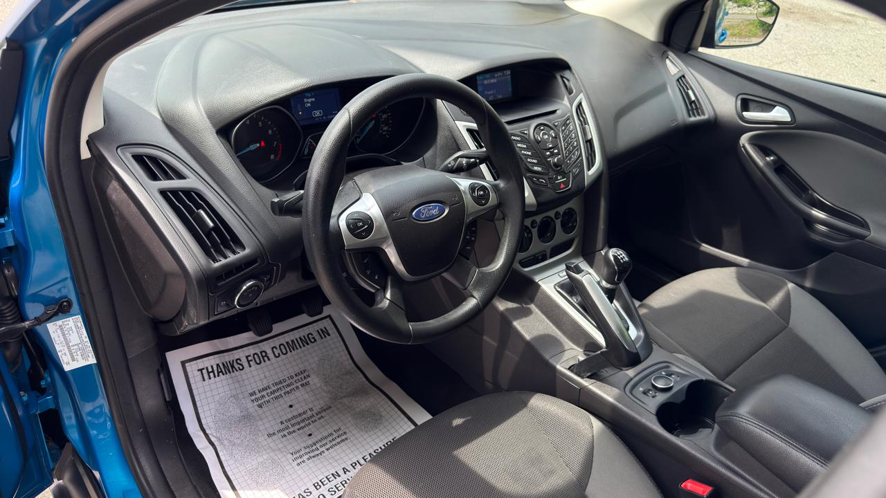 Ford Focus SE Sedan 2013