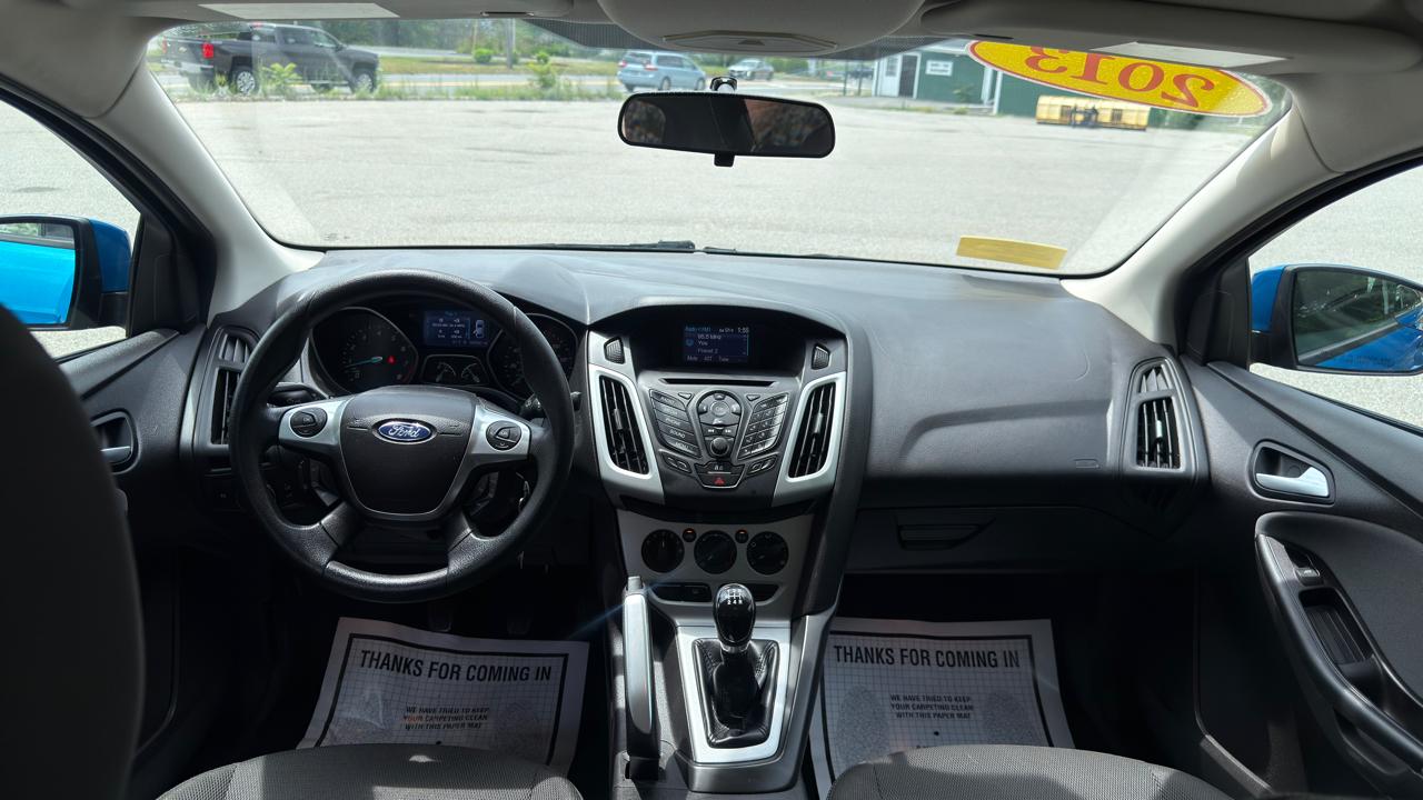 Ford Focus SE Sedan 2013