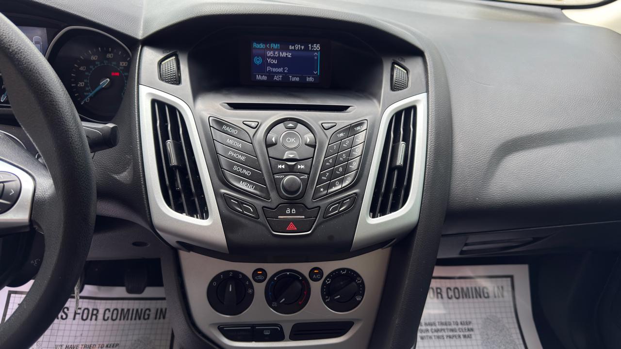 Ford Focus SE Sedan 2013