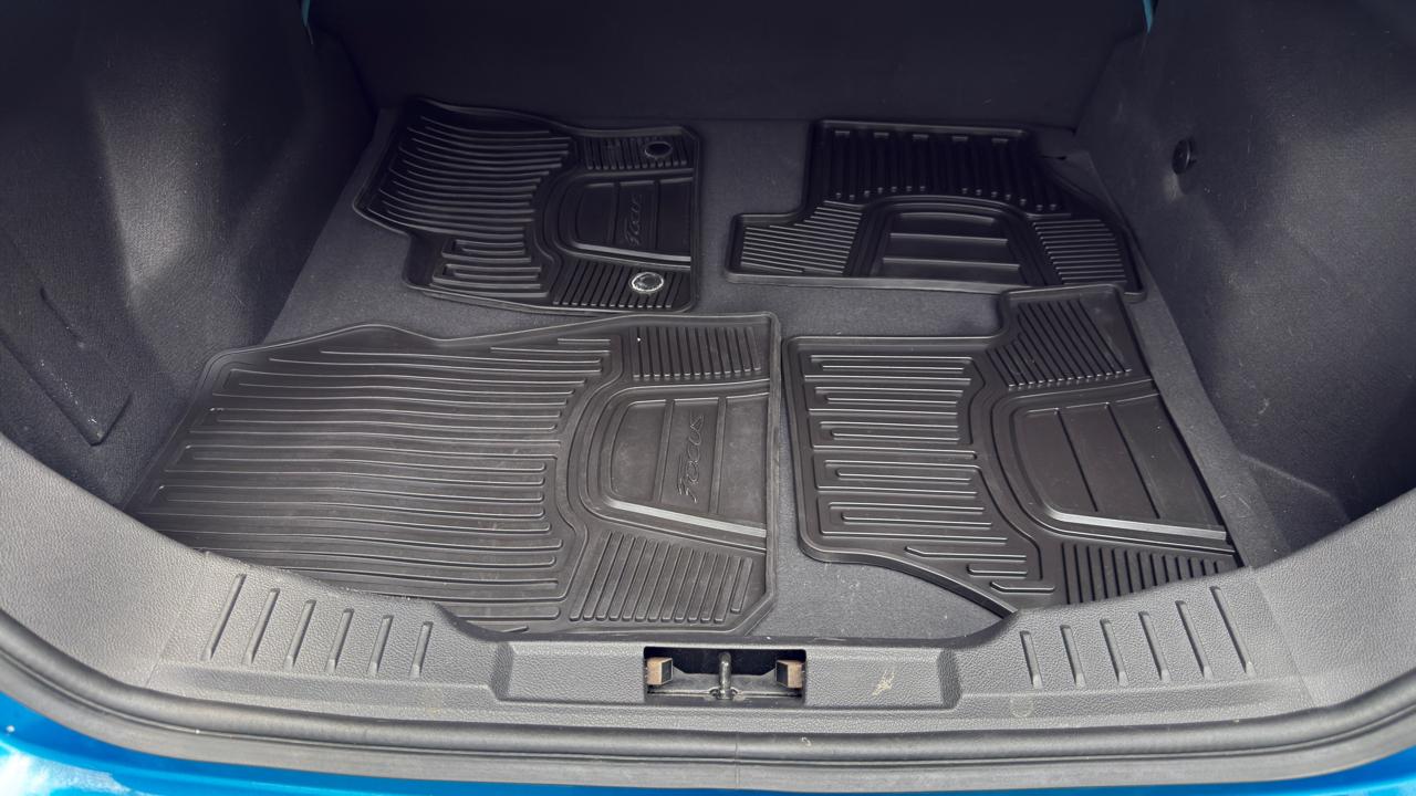 Ford Focus SE Sedan 2013