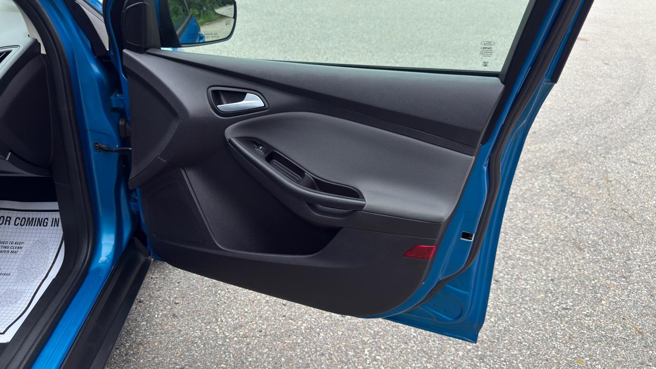 Ford Focus SE Sedan 2013