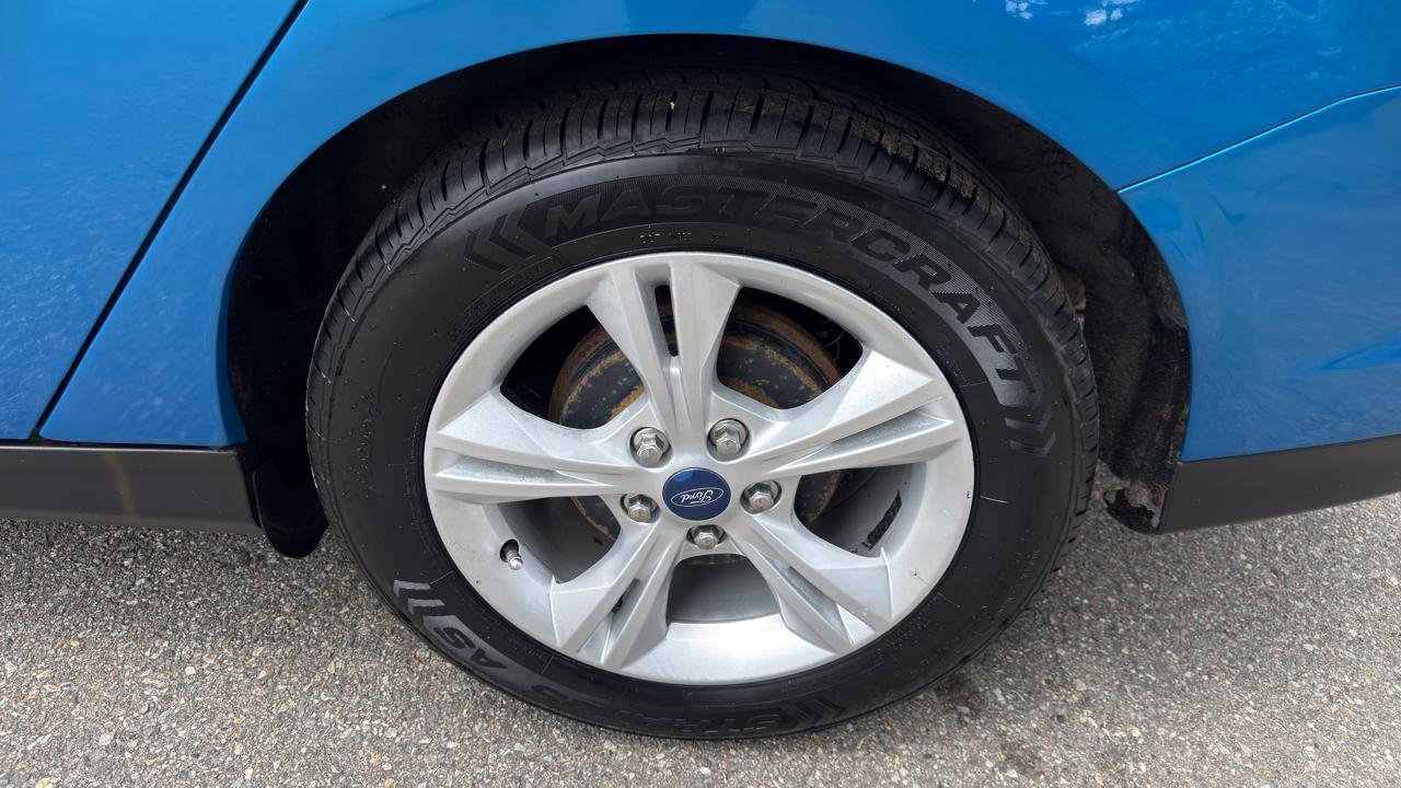 Ford Focus SE Sedan 2013