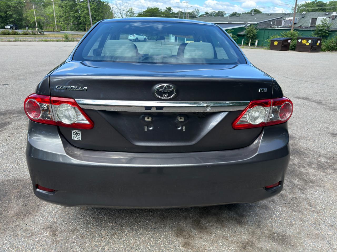 Toyota Corolla LE 4-Speed AT 2013