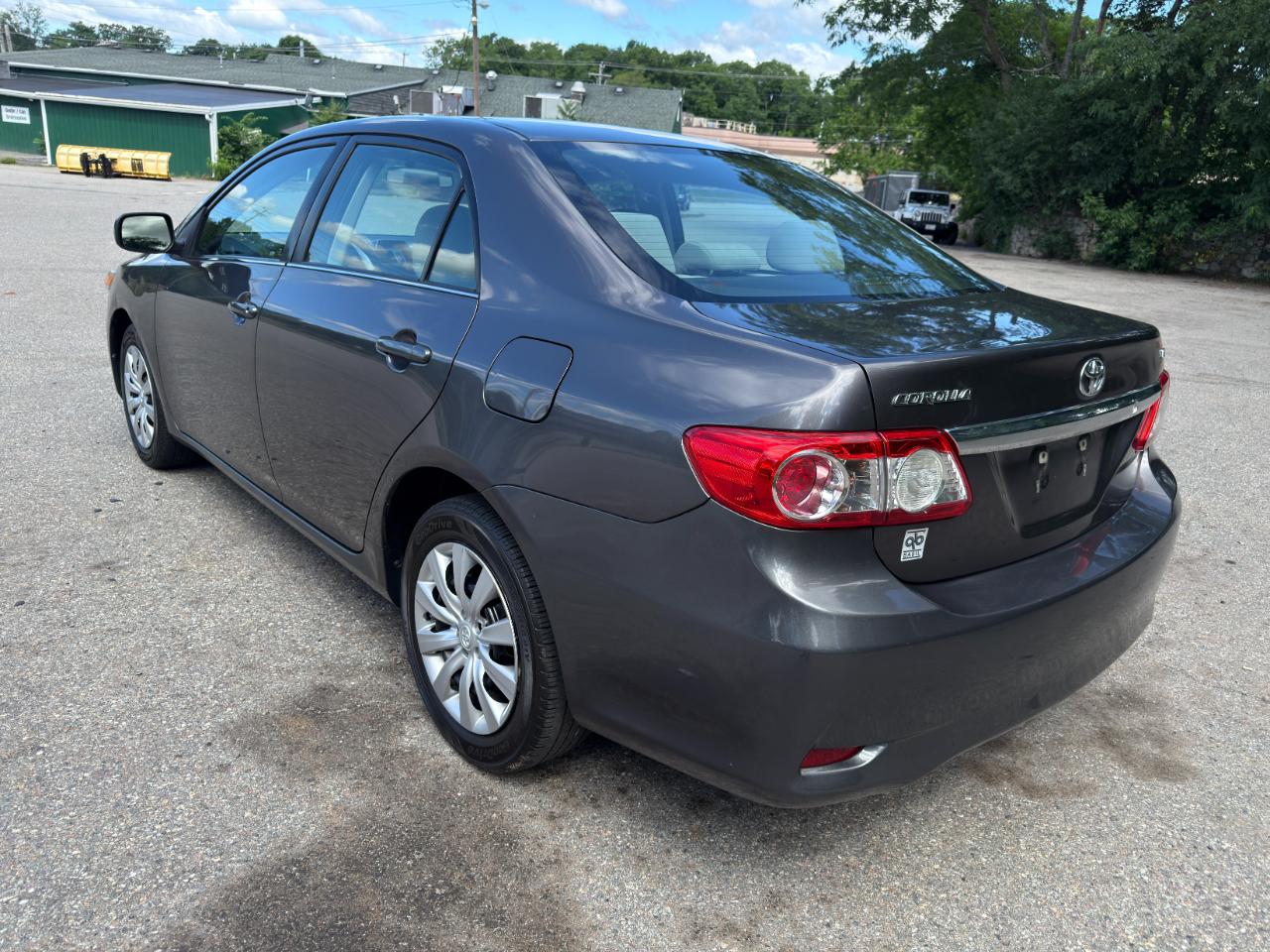 Toyota Corolla LE 4-Speed AT 2013