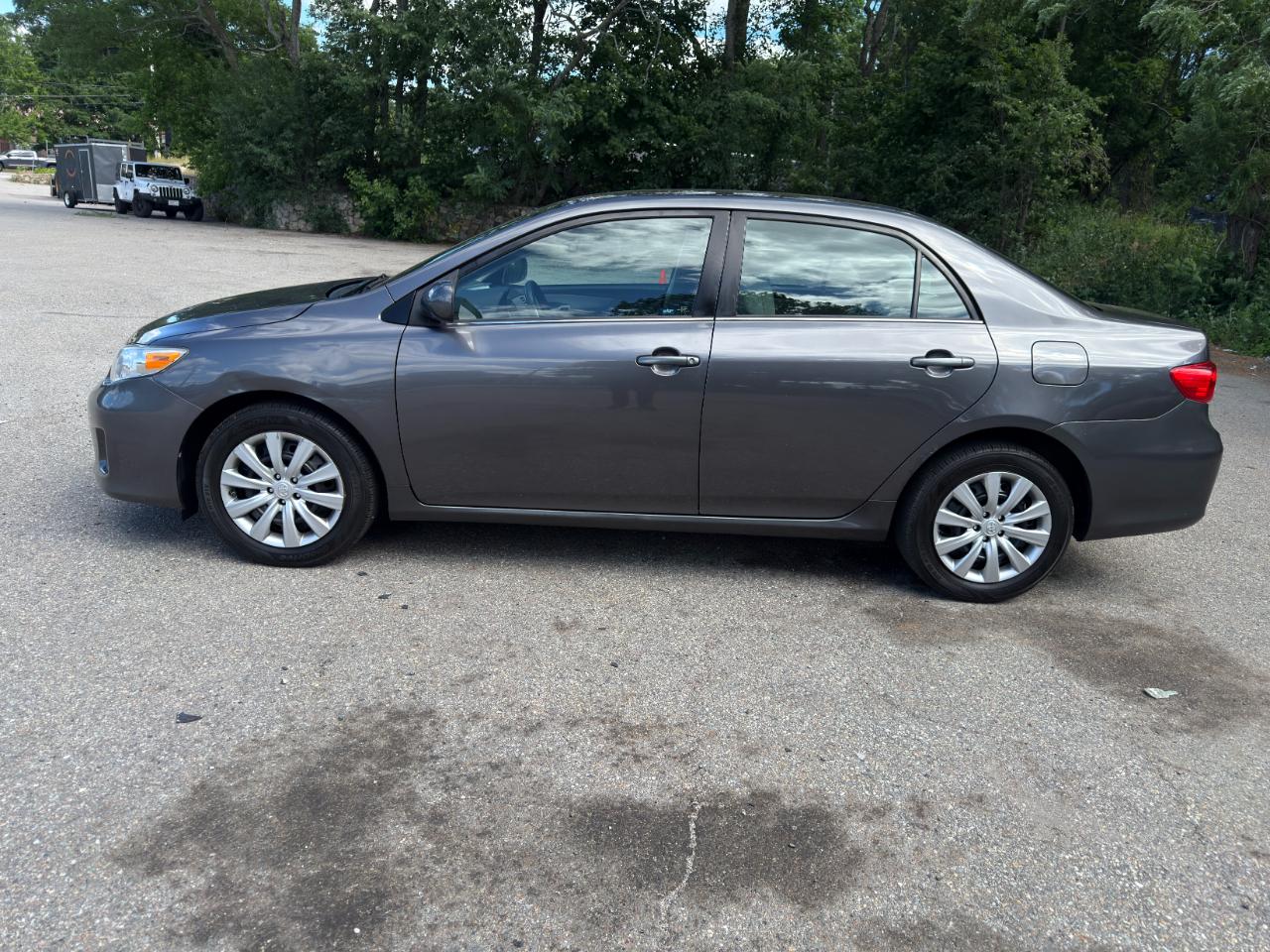 Toyota Corolla LE 4-Speed AT 2013