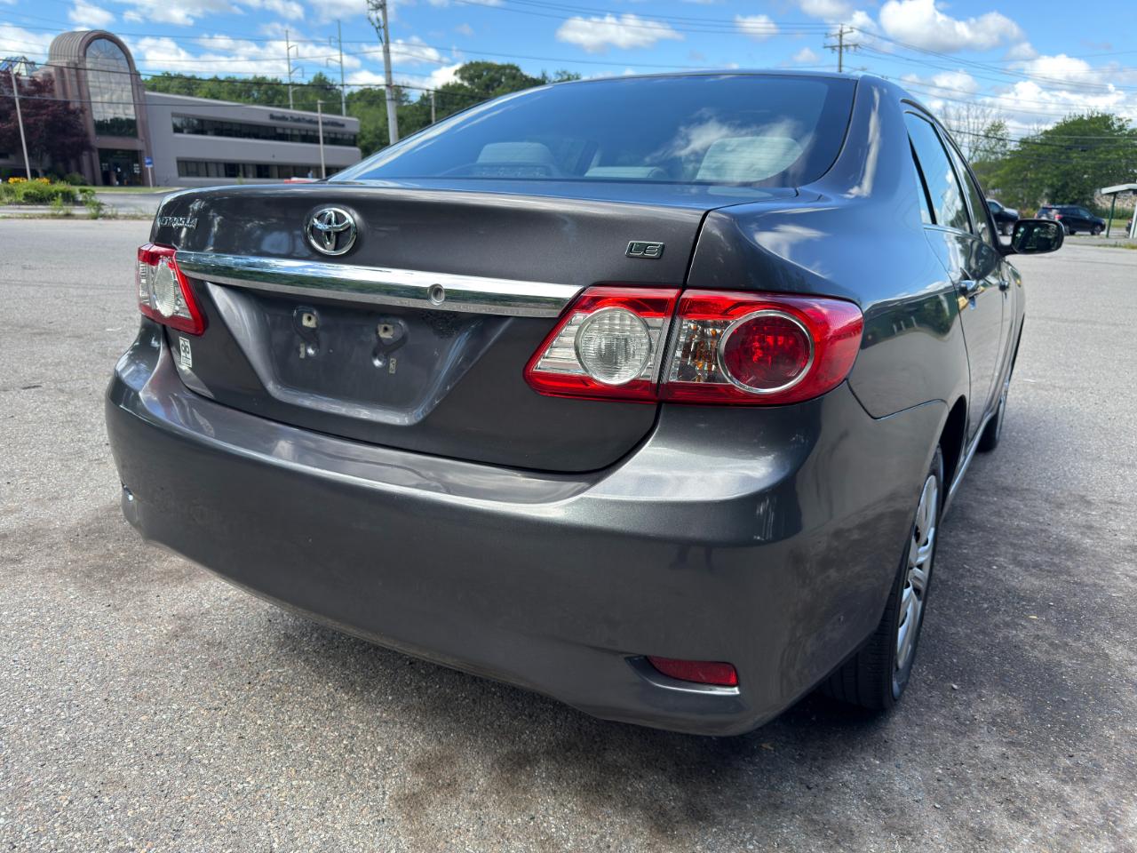 Toyota Corolla LE 4-Speed AT 2013