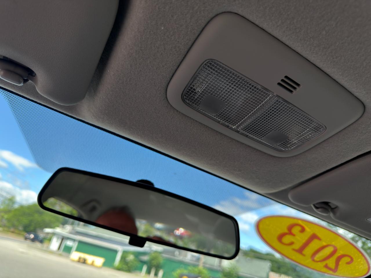 Toyota Corolla LE 4-Speed AT 2013