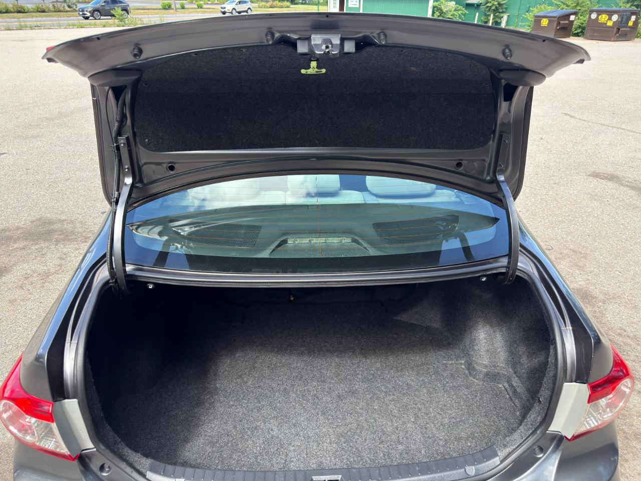 Toyota Corolla LE 4-Speed AT 2013
