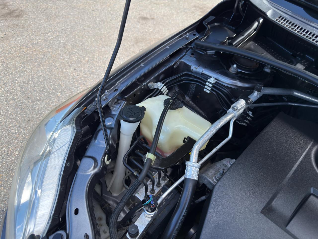 Toyota Corolla LE 4-Speed AT 2013