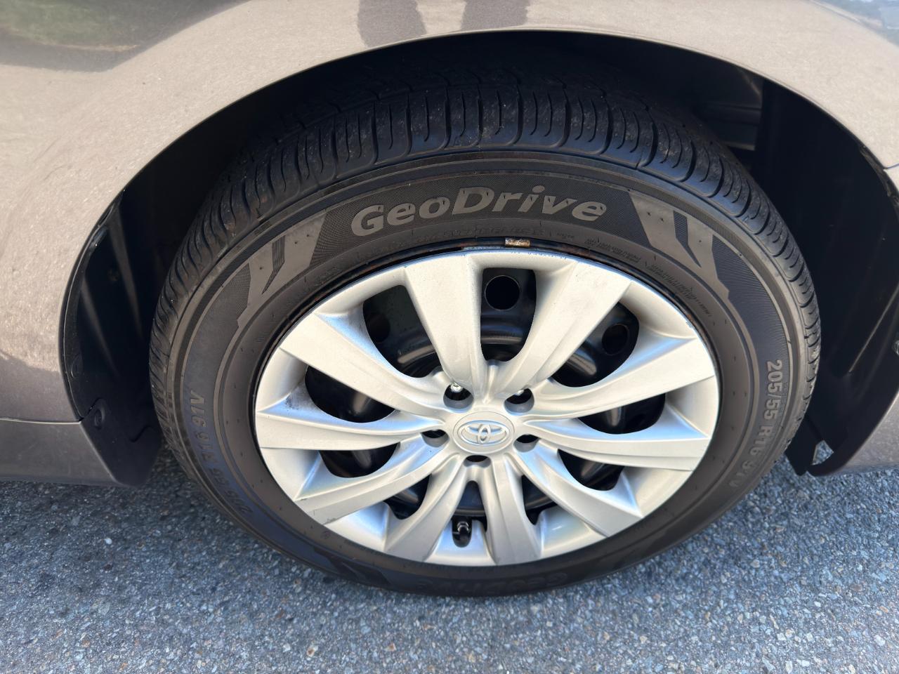 Toyota Corolla LE 4-Speed AT 2013