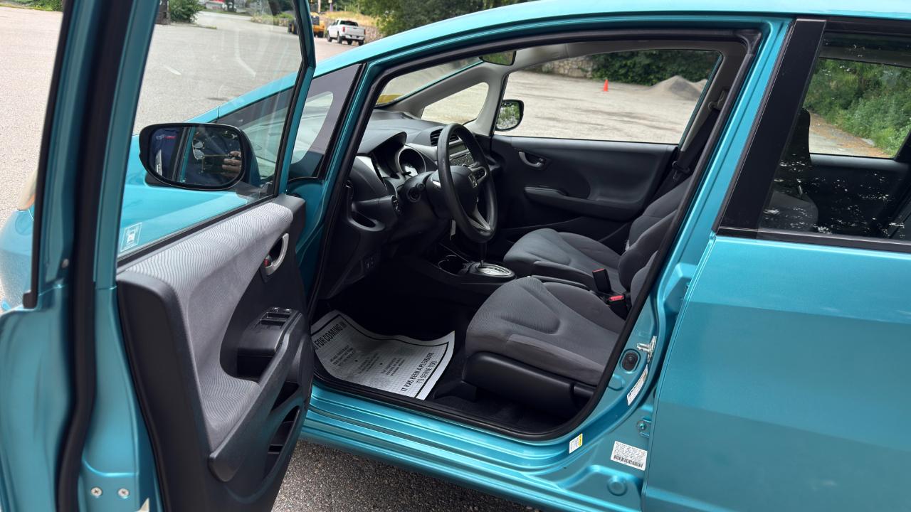 Honda Fit 5-Speed AT 2012