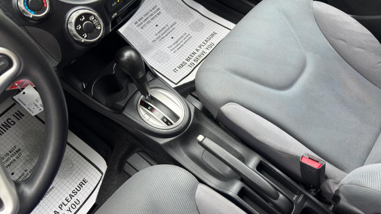 Honda Fit 5-Speed AT 2012