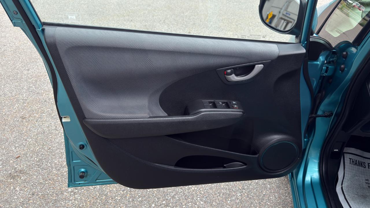 Honda Fit 5-Speed AT 2012
