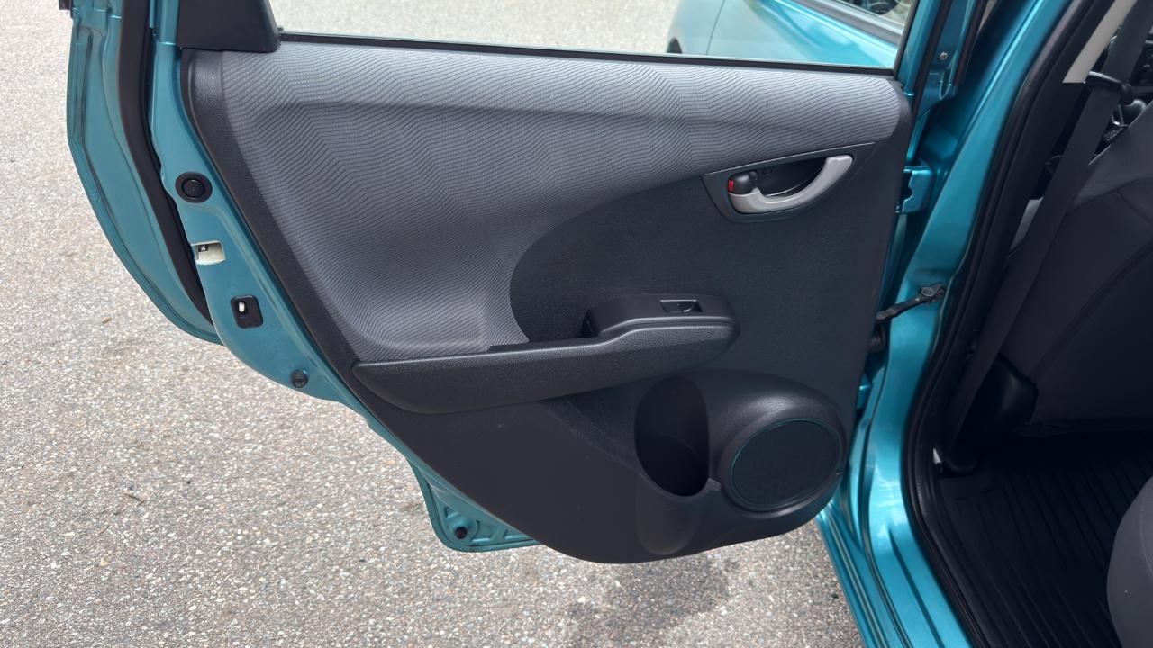 Honda Fit 5-Speed AT 2012